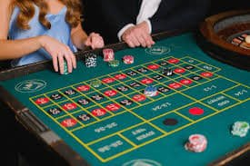 Live AduQ multiplayer table at vipbet888 login with dealer and seated players